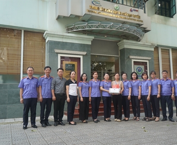 Lãnh đạo Viện KSND thành phố Hà Nội thăm hỏi, động viên gia đình công chức...