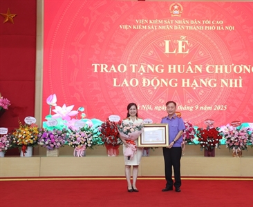 “Bông hồng thép” ngành Kiểm sát Thủ đô vinh dự nhận Huân chương Lao động...