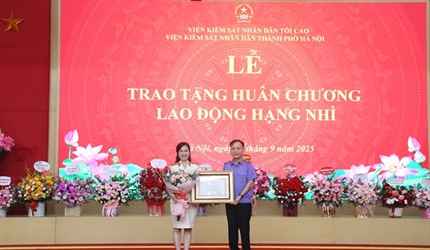 “Bông hồng thép” ngành Kiểm sát Thủ đô vinh dự nhận Huân chương Lao...
