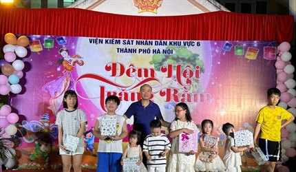 Viện KSND khu vực 6, thành phố Hà Nội tổ chức chương trình Tết trung...