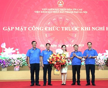 Viện KSND thành phố Hà Nội tổ chức gặp mặt công chức trước khi nghỉ hưu đối...