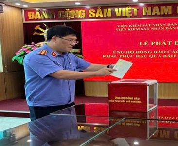 Viện KSND Khu vực 3 tổ chức quyên góp ủng hộ đồng bào bị thiệt hại do ảnh...