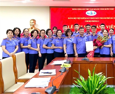 Chi bộ Phòng 3 – Viện KSND thành phố Hà Nội tổ chức Lễ kết nạp Đảng viên mới