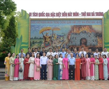 Viện kiểm sát và Tòa án nhân dân khu vực 6 dâng hương tại đền Hai Bà Trưng...