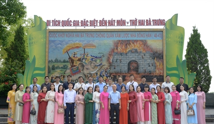 Viện kiểm sát và Tòa án nhân dân khu vực 6 dâng hương tại đền Hai Bà...