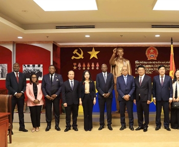 Hội đàm giữa Viện trưởng VKSND tối cao và Tổng Chưởng lý Cộng hòa Ăng-gô-la