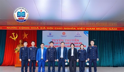 Viện KSND khu vực 5 phối hợp với Trung tâm Trợ giúp Pháp lý thành phố...