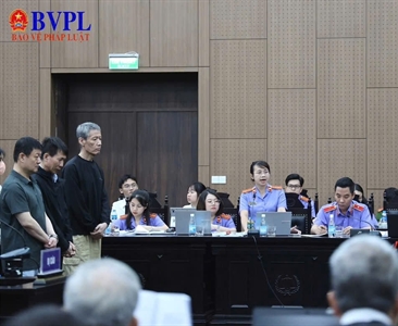 Đại diện Viện KSND thành phố Hà Nội đề nghị mức án nghiêm khắc, đúng người,...