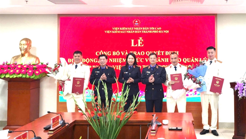 Lễ công bố và trao các Quyết định điều động, bổ nhiệm chức vụ Lãnh đạo quản lý cấp phòng Viện KSND thành phố Hà Nội