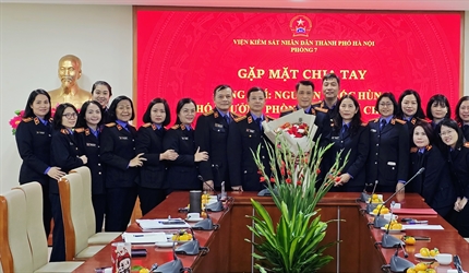 Viện KSND thành phố Hà Nội tổ chức gặp mặt và chia tay cán bộ về nghỉ...
