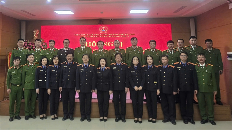 Viện KSND Khu vực 4 thành phố Hà Nội triển khai công tác năm 2026 và ký kết Quy chế phối hợp với Công an 12 phường trên địa bàn