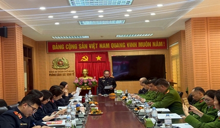 Viện KSND khu vực 2 phối hợp cùng Phòng 8 Viện KSND  thành phố Hà Nội...