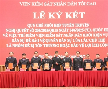 Ký kết, phối hợp tuyên truyền về thí điểm Viện kiểm sát khởi kiện vụ án dân...