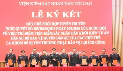 Ký kết, phối hợp tuyên truyền về thí điểm Viện kiểm sát khởi kiện vụ án...