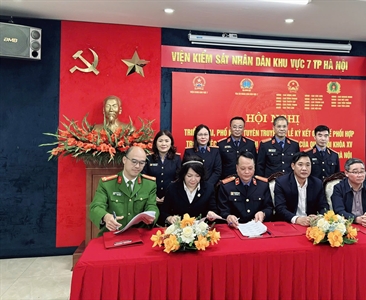 Viện KSND khu vực 7 tổ chức Hội nghị triển khai, phổ biến và ký kết Quy...