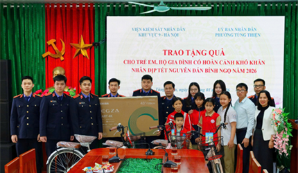 Viện KSND khu vực 9 – Hà Nội trao tặng quà Tết cho trẻ em và hộ gia...