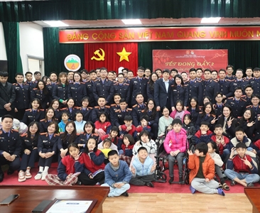 Đoàn Thanh niên VKSND TP Hà Nội tổ chức Chương trình  “Tết đong đầy 2” mang...