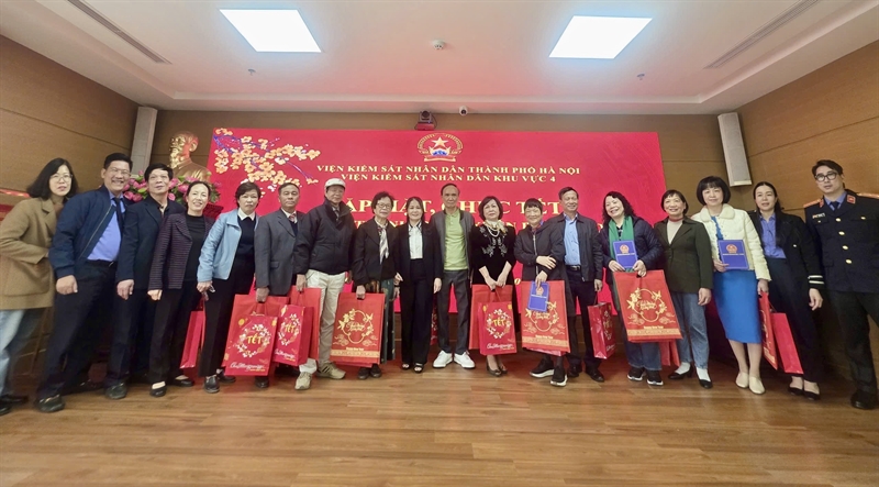 Viện KSND khu vực 4 tổ chức gặp mặt, chúc tết cán bộ hưu trí nhân dịp Xuân Bính Ngọ 2026