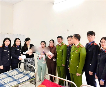 Cán bộ ngành Kiểm sát Thủ đô mang “Tết nhân ái”  đến với những hoàn cảnh đặc...