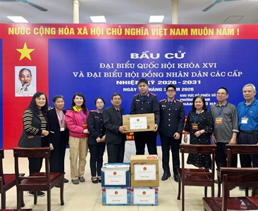 Đoàn viên Viện KSND khu vực 1 - Hà Nội tham gia hỗ trợ công tác bầu cử đại...