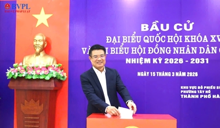 Viện trưởng Nguyễn Huy Tiến dự khai mạc và bỏ phiếu bầu cử tại Tổ bầu...