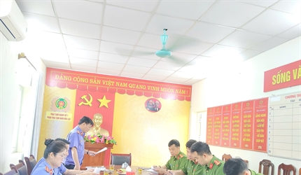 Viện KSND khu vực 10 – Hà Nội trực tiếp kiểm sát công tác tạm giữ, tạm...