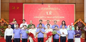 Viện trưởng Nguyễn Huy Tiến trao quyết định bổ nhiệm Viện...