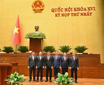 Viện trưởng Nguyễn Huy Tiến và các đại biểu đang công tác trong ngành KSND...