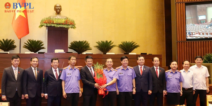 Đồng chí Nguyễn Huy Tiến tiếp tục được Quốc hội tín nhiệm bầu làm Viện trưởng VKSND tối cao