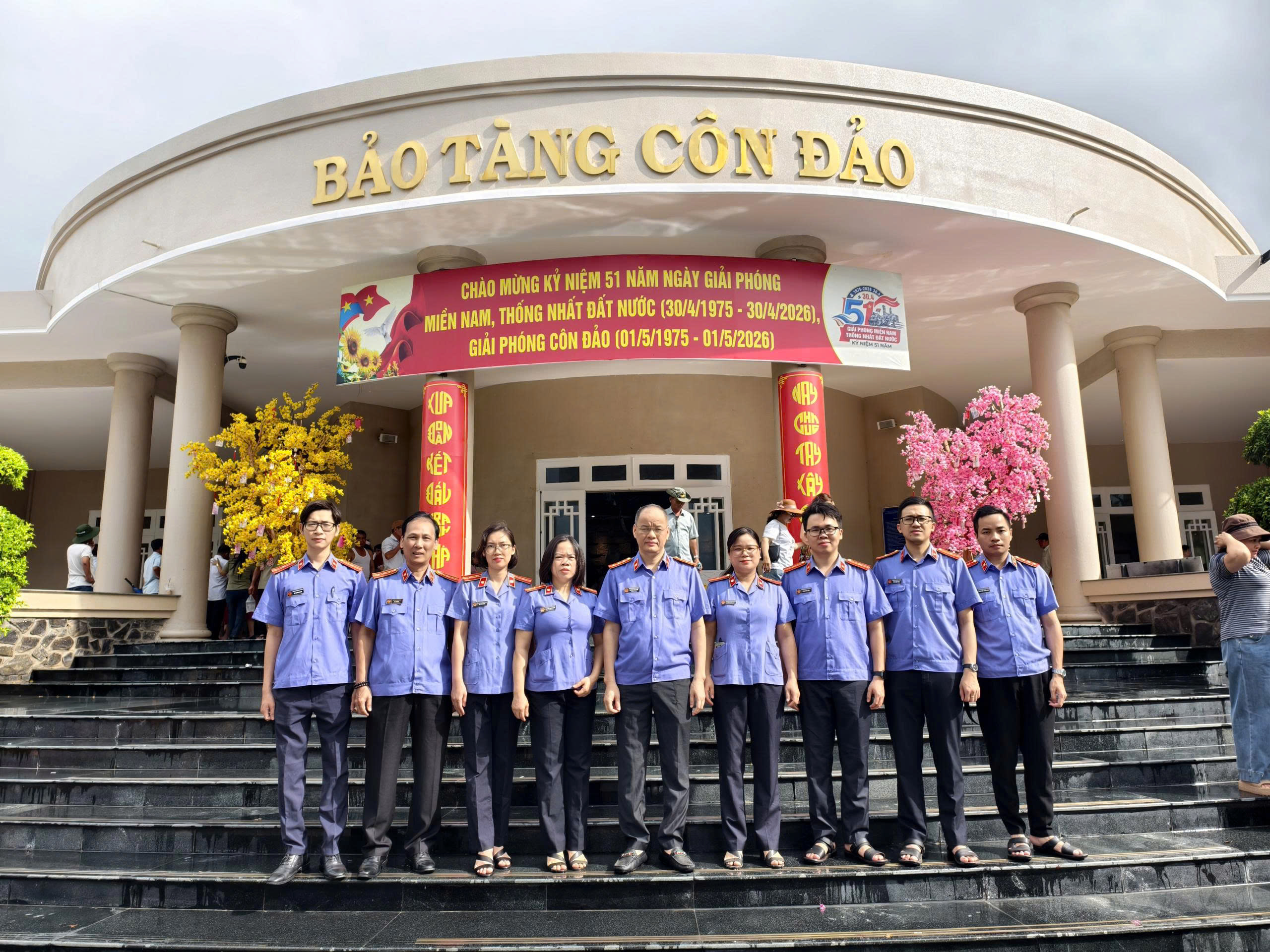 Chi bộ Phòng 15 - Viện KSND thành phố Hà Nội sinh hoạt chuyên đề về nguồn: "Học tập tinh thần kiên cường, kiên trung của các bậc tiền bối cách mạng" tại Đặc khu Côn Đảo, TP. Hồ Chí Minh