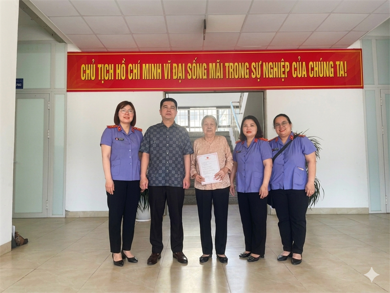 Viện KSND khu vực 4 - Hà Nội chủ động  vào cuộc bảo vệ người yếu thế: Kiến nghị cấp giấy khai sinh cho cụ bà 79 tuổi
