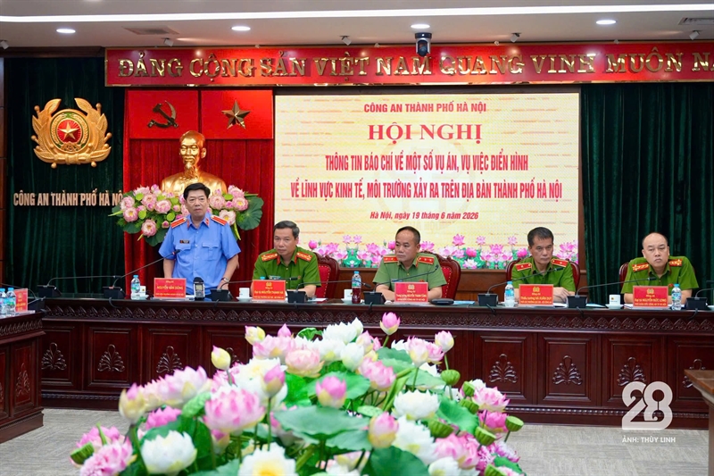 Công an thành phố Hà Nội tổ chức Hội nghị thông tin báo chí về một số vụ án, vụ việc điển hình trong lĩnh vực kinh tế, môi trường xảy ra trên địa bàn thành phố