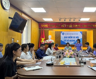 VKSND Khu vực 3 – Hà Nội phối hợp với Bảo hiểm xã hội cơ sở Hoàng Mai làm...