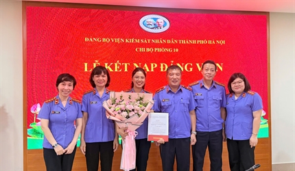 Chi bộ Phòng 10 - Đảng bộ Viện KSND thành phố Hà Nội tổ chức Lễ Kết nạp...