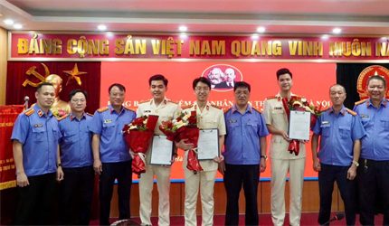 Chi bộ Viện KSND khu vực 3, thành phố Hà Nội long trọng tổ chức Lễ kết...