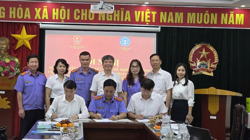 Viện KSND khu vực 9 - Hà Nội tổ chức Lễ ký kết Quy chế phối hợp với Bảo hiểm xã hội cơ sở Sơn Tây và Bảo hiểm xã hội cơ sở Ba Vì trong thực hiện Nghị quyết số 205 của Quốc hội