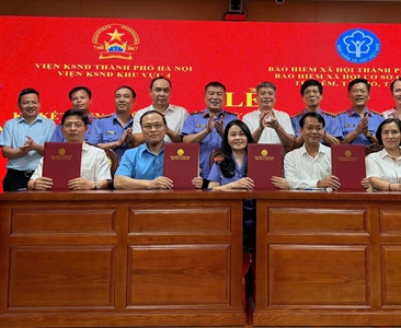 Viện KSND khu vực 4 - Hà Nội ký kết Quy chế phối hợp với BHXH cơ sở Cầu...
