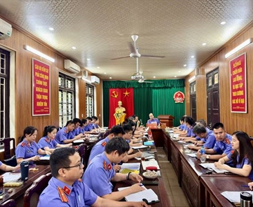 Chi bộ Viện KSND khu vực 12, thành phố Hà Nội sinh hoạt chuyên đề: “Thực...