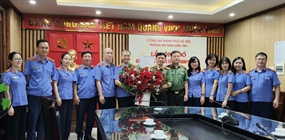 Viện KSND thành phố Hà Nội chúc mừng Phòng PA09  và Phòng...