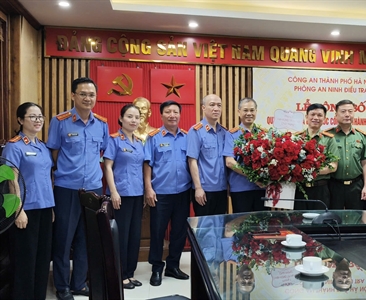 Viện KSND thành phố Hà Nội chúc mừng Phòng PA09  và Phòng PA03 - Công an...