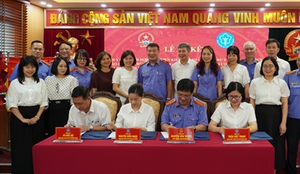 Lễ ký kết Quy chế phối hợp giữa Viện KSND khu vực 3 - Hà Nội với BHXH...