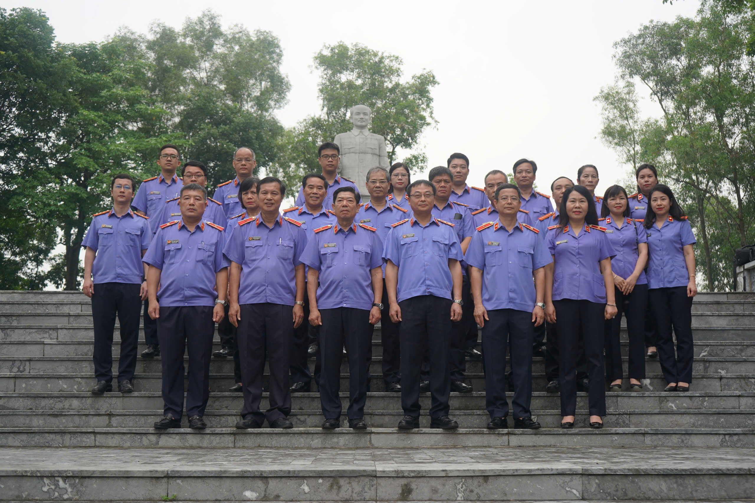 Viện KSND thành phố Hà Nội dâng hương tưởng niệm đồng chí Hoàng Quốc Việt nhân dịp kỷ niệm 66 năm Ngày thành lập ngành Kiểm sát nhân dân (26/7/1960 - 26/7/2026)