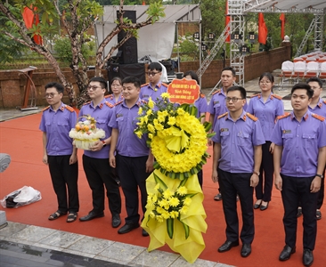 Viện KSND khu vực 9 - Hà Nội dâng hương tưởng niệm các Anh hùng liệt sĩ