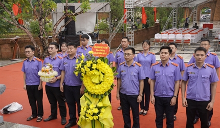 Viện KSND khu vực 9 - Hà Nội dâng hương tưởng niệm các Anh hùng liệt sĩ