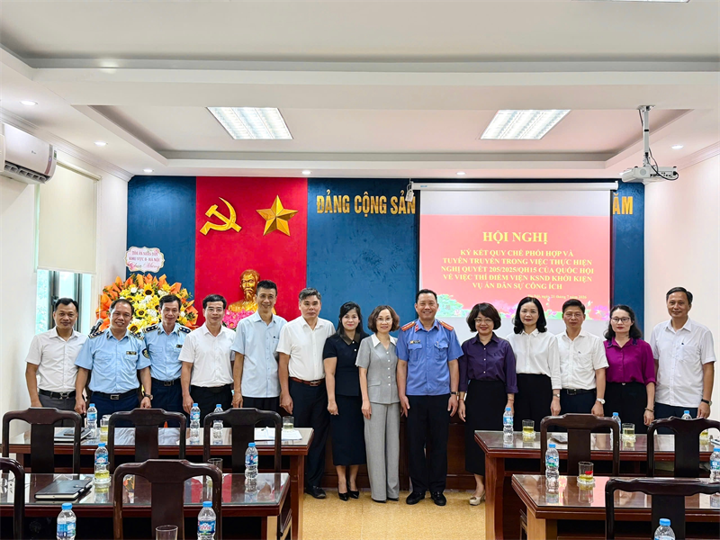 Viện KSND khu vực 8 – Hà Nội: Tổ chức Hội nghị ký kết Quy chế phối hợp và tuyên truyền trong việc thực hiện Nghị quyết số 205/2025/QH15 của Quốc hội