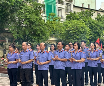 Viện KSND khu vực 6 - Hà Nội tổ chức Lễ dâng hương tưởng niệm các Anh hùng...