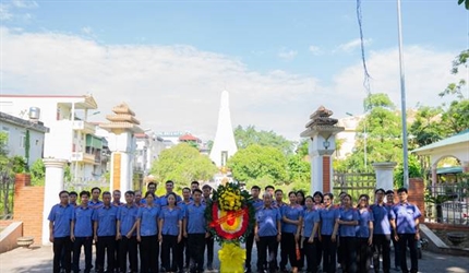 Viện KSND khu vực 12 - Hà Nội tổ chức Lễ dâng hương tri ân các Anh hùng...