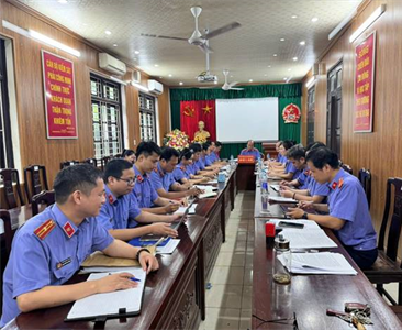 Viện KSND khu vực 12 - Hà Nội ban hành Quyết định khởi kiện vụ án dân sự tố...