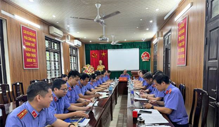 Viện KSND khu vực 12 - Hà Nội ban hành Quyết định khởi kiện vụ án dân...