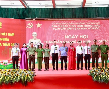 Đồng chí Viện trưởng Viện KSND thành phố Hà Nội tham dự Ngày hội toàn dân...